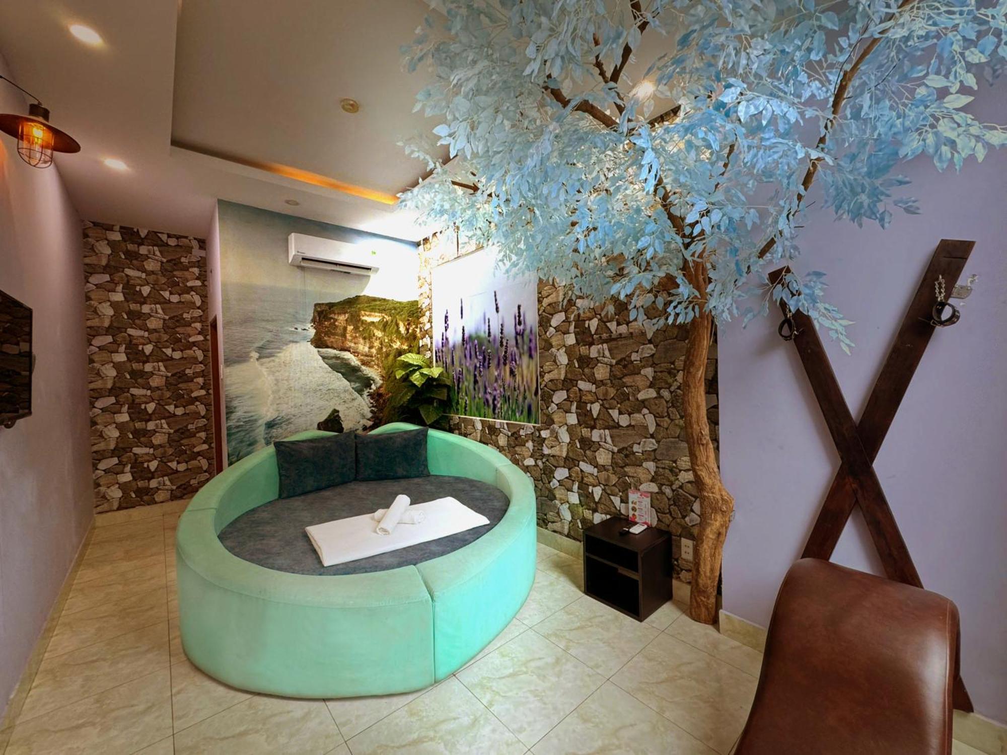 Loove Hotel 3 Ho Chi Minh City Exterior photo